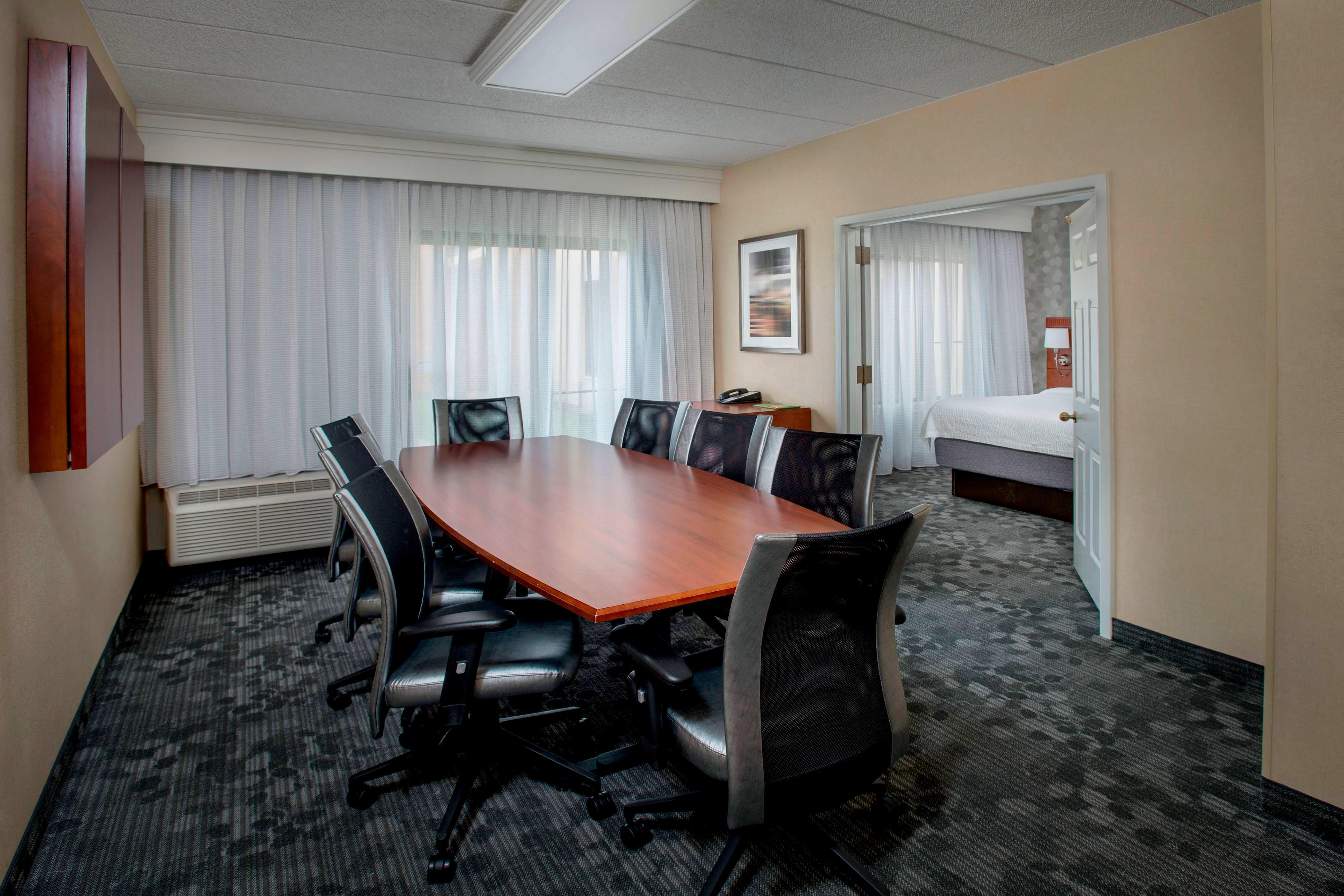 Отель Sonesta Select Philadelphia Airport Экстерьер фото