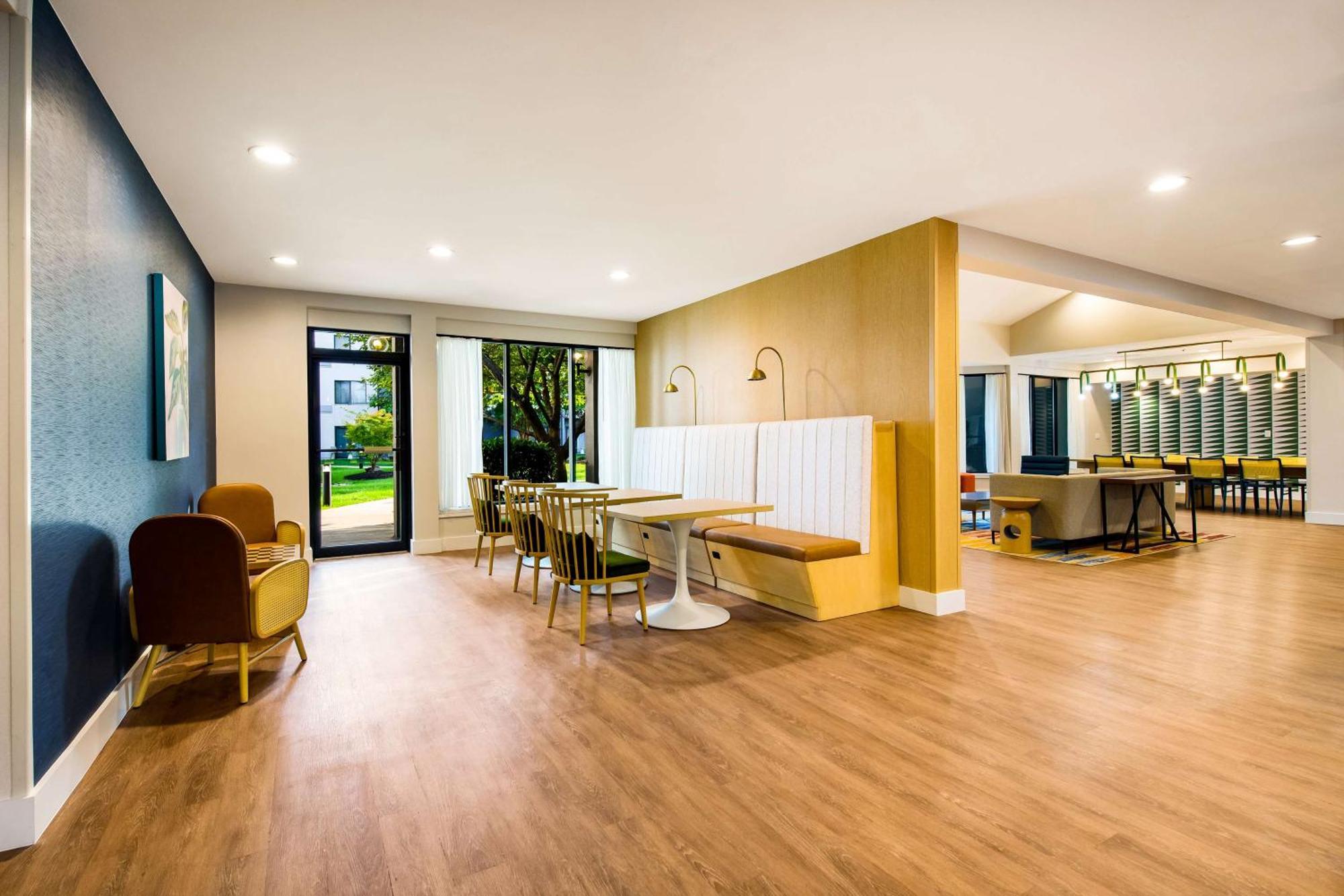 Отель Sonesta Select Philadelphia Airport Экстерьер фото
