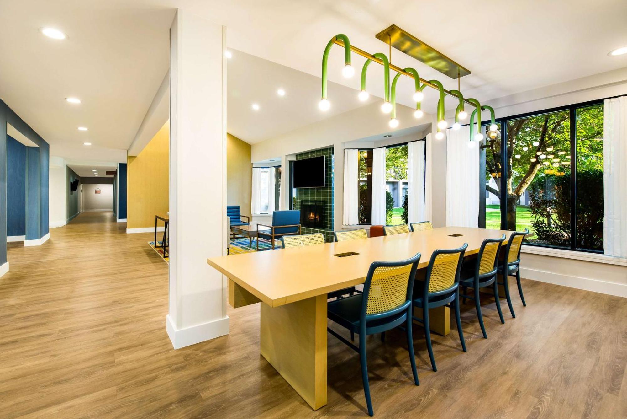 Отель Sonesta Select Philadelphia Airport Экстерьер фото